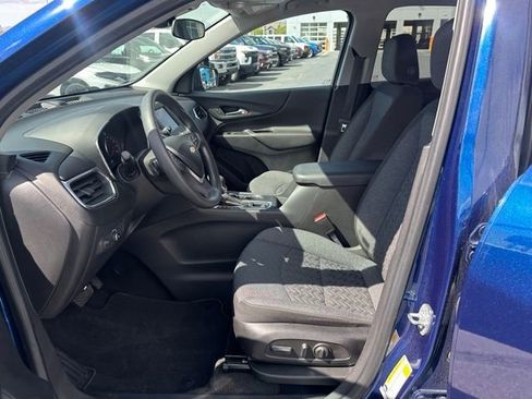 Used 2022 Chevrolet Equinox LT w/ LPO, Cargo Package AWD/4WD image 2