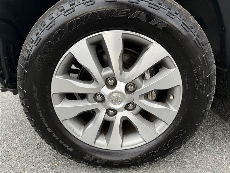 Used 2017 Toyota Tundra Limited w/ Limited Premium Package AWD/4WD image 9