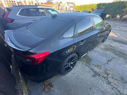 Used 2023 Honda Civic Sport image 3