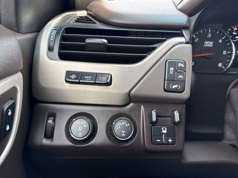 Used 2017 GMC Yukon XL Denali w/ Open Road Package AWD/4WD image 26