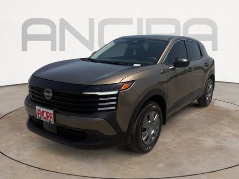 Used 2025 Nissan Kicks S FWD image 7