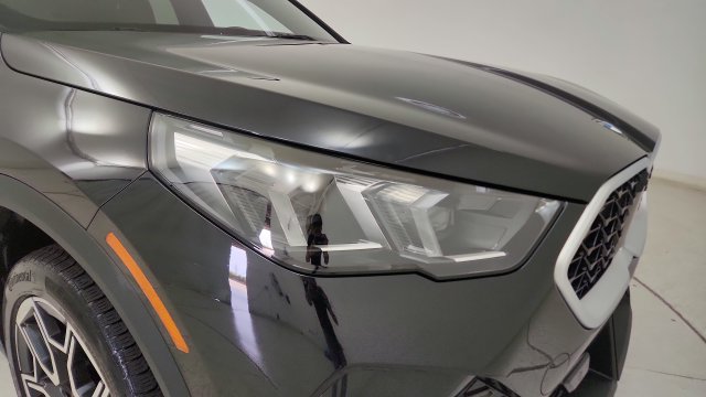 Used 2026 BMW X2 xDrive28i AWD/4WD image 23