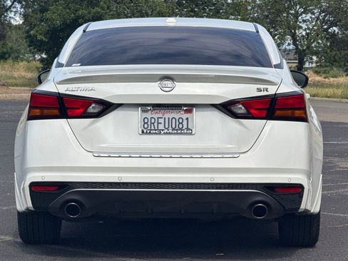 Used 2020 Nissan Altima 2.5 SR w/ Premium Package FWD image 5