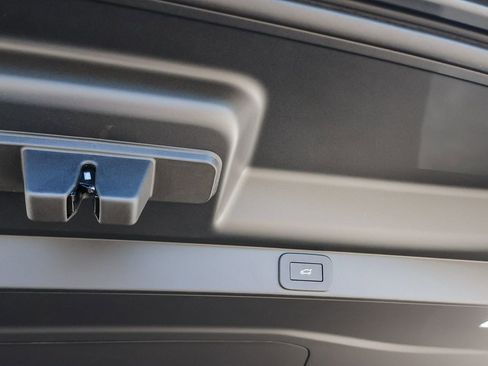 New 2026 Land Rover Range Rover Long Wheelbase SE image 28