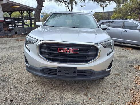 Used 2019 GMC Terrain SLE FWD image 2