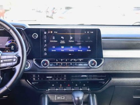 Used 2024 Chevrolet Colorado LT w/ LT Convenience Package III image 15