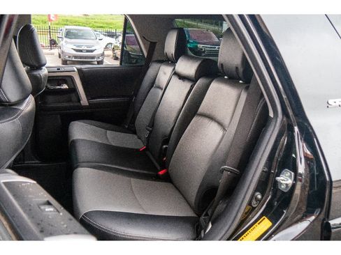 Used 2022 Toyota 4Runner SR5 Premium w/ Moonroof Package AWD/4WD image 19
