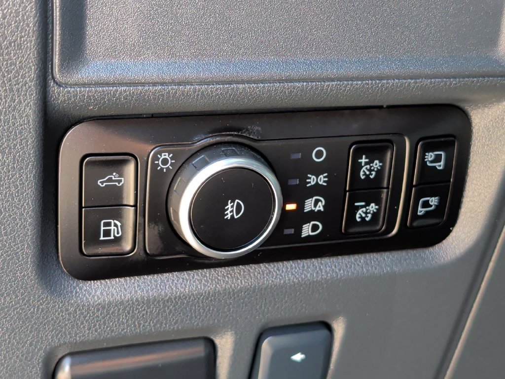 Used 2025 Ford F150 Lariat AWD/4WD image 14