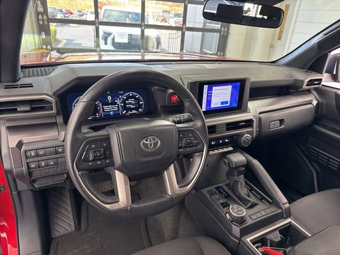 Certified 2025 Toyota 4Runner TRD Off-Road image 18