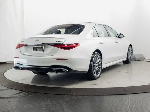 Used 2025 Mercedes-Benz S 580e 4MATIC Sedan image 34