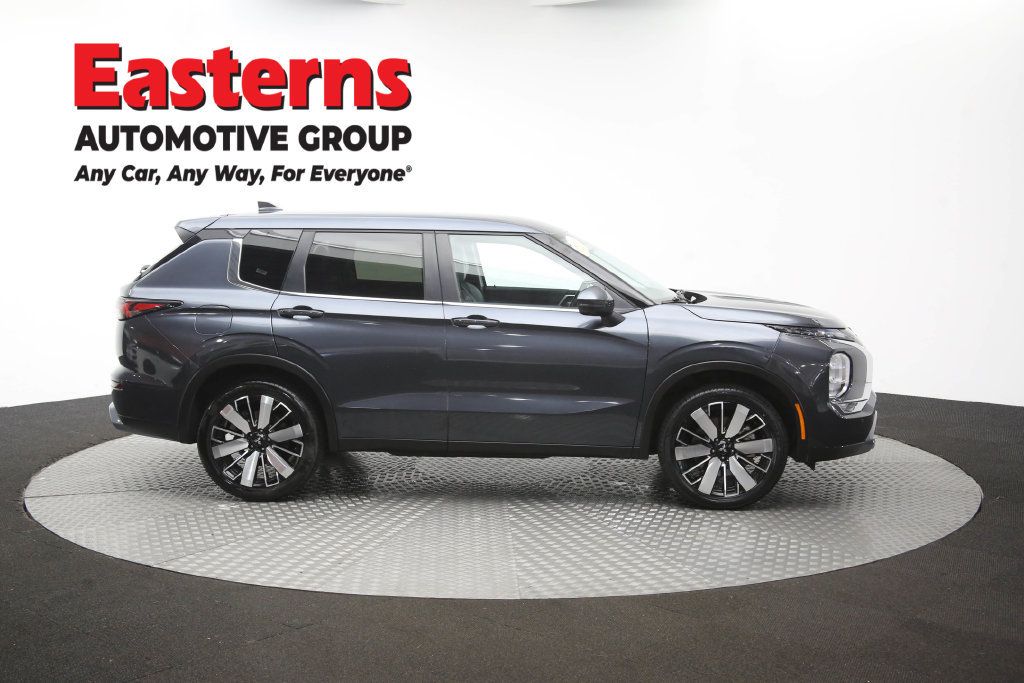 Used 2025 Mitsubishi Outlander SE FWD image 48