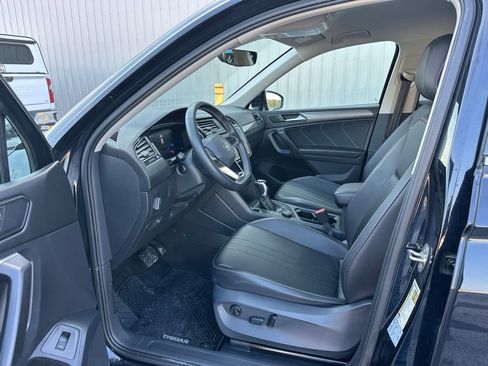 Used 2022 Volkswagen Tiguan SE image 15