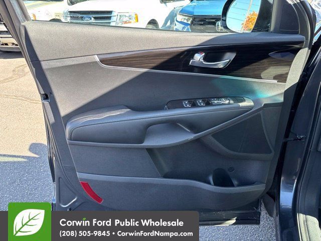 Used 2020 Kia Sorento LX AWD/4WD image 13
