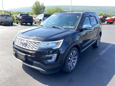 Used 2017 Ford Explorer Platinum AWD/4WD image 3