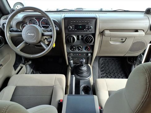 Used 2010 Jeep Wrangler Rubicon w/ PWR Convenience Group image 8