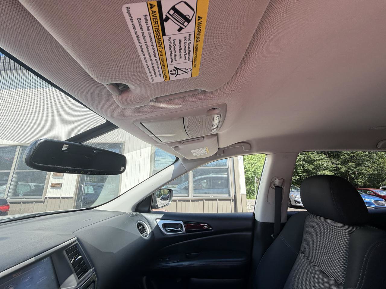 Used 2018 Nissan Pathfinder SV AWD/4WD image 17
