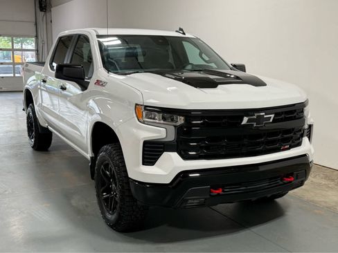 Used 2025 Chevrolet Silverado 1500 LT Trail Boss AWD/4WD image 5