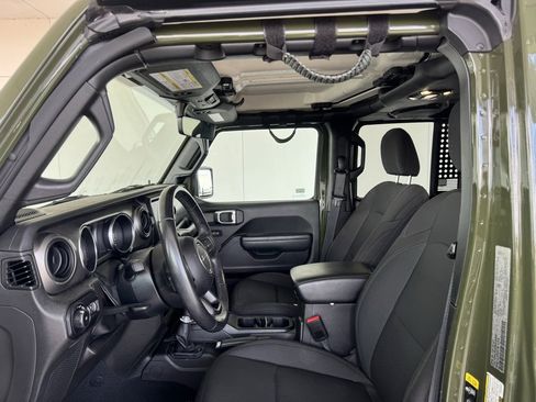 Used 2022 Jeep Wrangler Unlimited Sport image 11