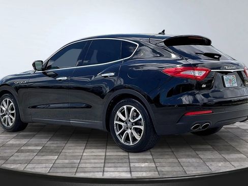 Used 2018 Maserati Levante AWD/4WD image 4