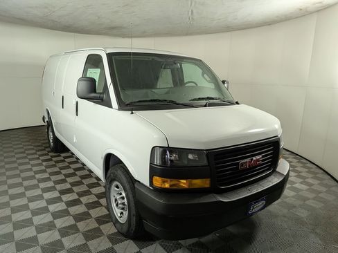New 2026 GMC Savana 2500 RWD image 5