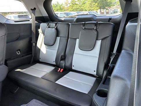Used 2023 Ford Explorer XLT w/ Equipment Group 202A AWD/4WD image 10