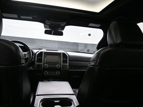 Used 2021 Ford Expedition XLT RWD image 4