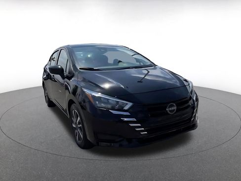 Used 2025 Nissan Versa SV FWD image 3