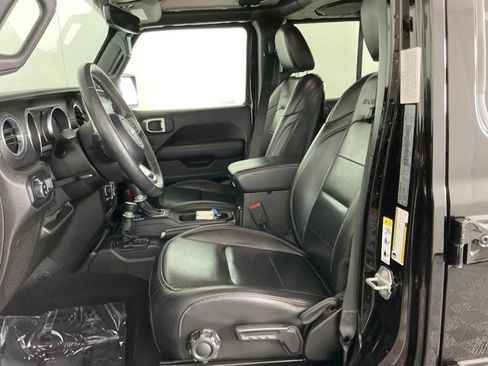 Used 2020 Jeep Gladiator Overland w/ Uconnect 4C Nav & Sound Group image 13