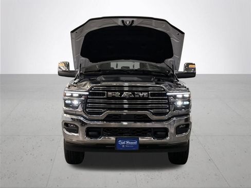Used 2026 RAM 2500 Laramie AWD/4WD image 5
