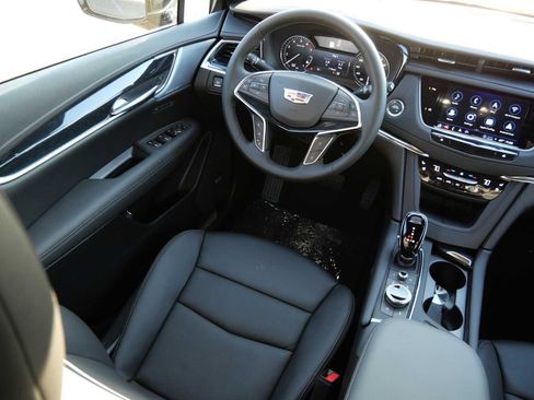 Used 2025 Cadillac XT5 Premium Luxury w/ LPO, Floor Liner Package AWD/4WD image 7