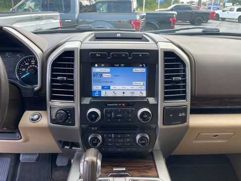 Used 2018 Ford F150 Lariat w/ Equipment Group 502A Luxury AWD/4WD image 39