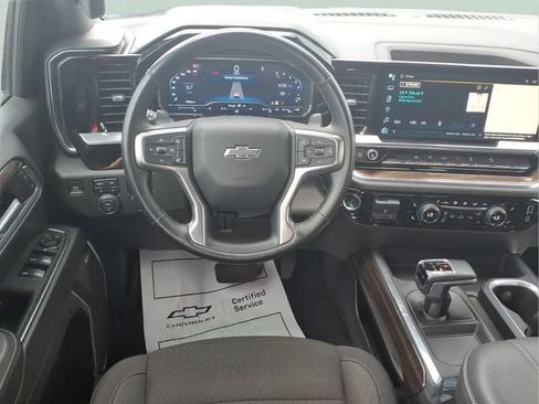 Used 2025 Chevrolet Silverado 1500 RST AWD/4WD image 5