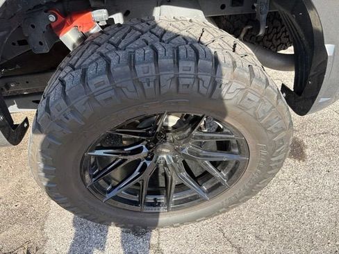 Used 2025 Ford F150 Raptor AWD/4WD image 9