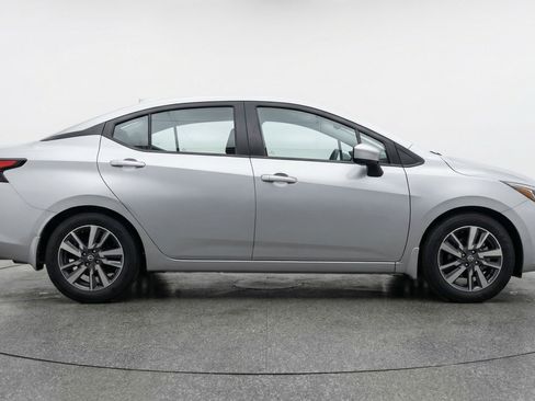 Used 2025 Nissan Versa SV image 11