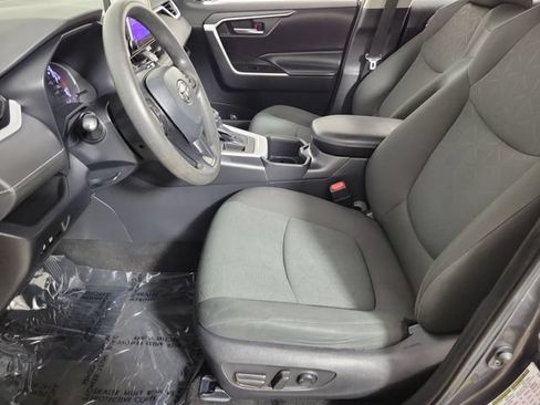 Used 2023 Toyota RAV4 XLE FWD image 19