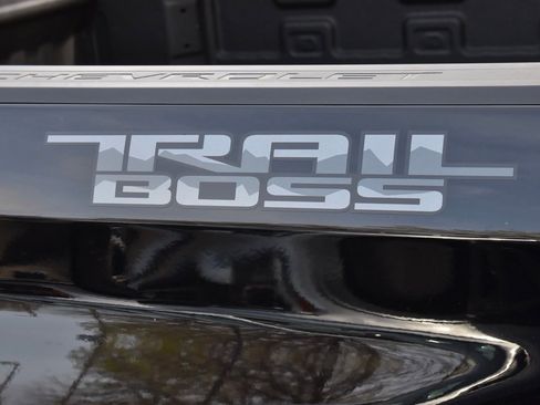 Used 2025 Chevrolet Silverado 1500 Custom Trail Boss w/ Midnight Edition image 39