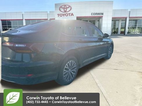 Used 2019 Volkswagen Jetta SE image 32