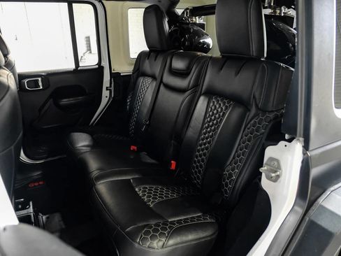 Used 2020 Jeep Wrangler Unlimited Sport AWD/4WD image 38
