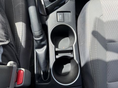 Used 2015 Toyota Corolla LE FWD image 39