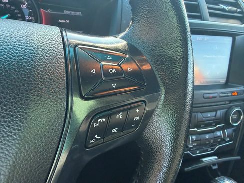 Used 2016 Ford Explorer XLT w/ Equipment Group 202A FWD image 27