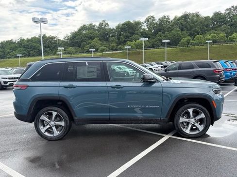New 2026 Jeep Grand Cherokee Limited w/ Luxury Tech Group II AWD/4WD image 8