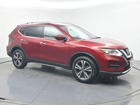 Used 2019 Nissan Rogue SV w/ Sun & Sound Touring Package image 7