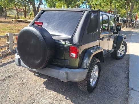 Used 2007 Jeep Wrangler Unlimited Sahara AWD/4WD image 19