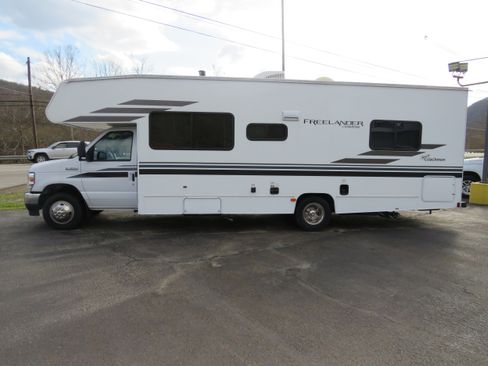 Used 2021 Ford E-350 and Econoline 350 Super Duty w/ Motorhome Prep Package image 4