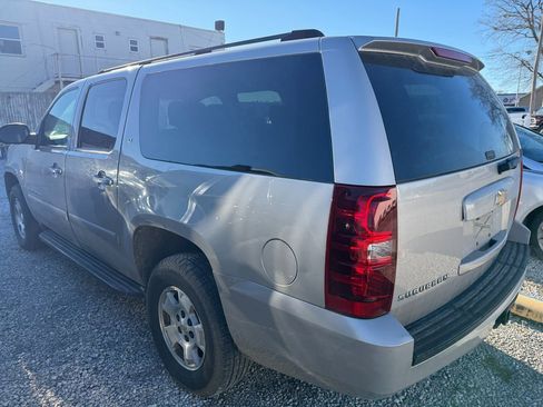 Used 2007 Chevrolet Suburban LT image 10