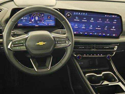 New 2026 Chevrolet Traverse LT w/ Driver Confidence Package FWD image 29