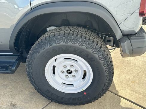 New 2026 Ford Bronco Heritage Edition image 6