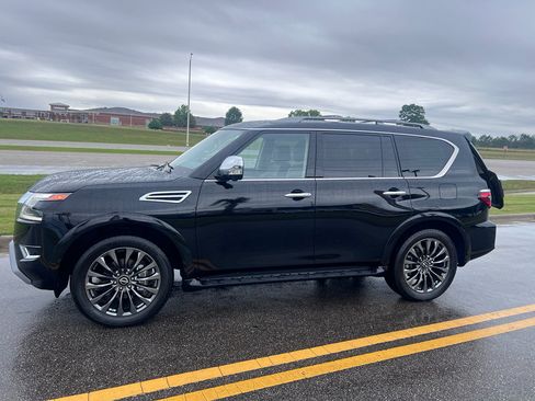 Used 2023 Nissan Armada Platinum w/ Cargo Package RWD image 8