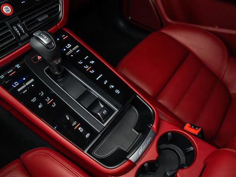 Certified 2026 Porsche Macan GTS image 27