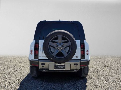 Used 2023 Land Rover Defender 110 X-Dynamic SE AWD/4WD image 4